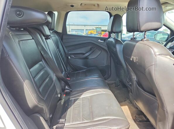 1FMCU0JD5HUA92676 2017 FORD ESCAPE White Widok wnętrza z tyłu