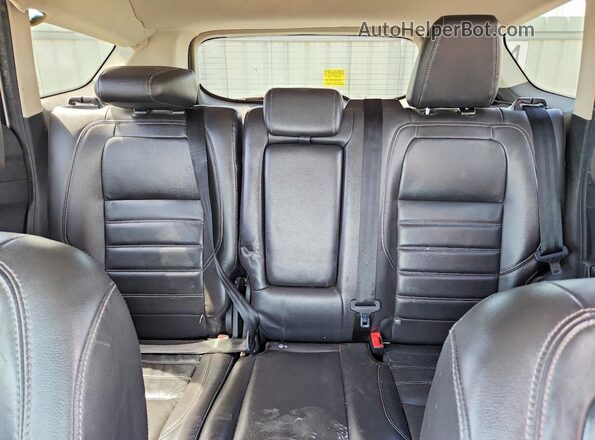 1FMCU0JD5HUA92676 2017 FORD ESCAPE White Widok tylnych siedzeń