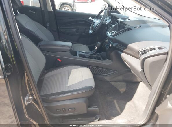 1FMCU0JD5HUC39644 2017 FORD ESCAPE Black Front interior view
