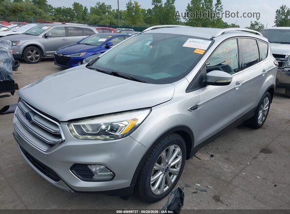 1FMCU0JD8HUD26616 2017 FORD ESCAPE Серебряный Передняя левая четверть
