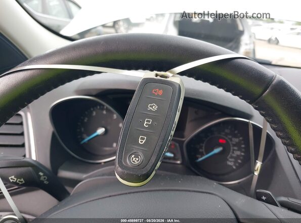 1FMCU0JD8HUD26616 2017 FORD ESCAPE Серебряный Вид панели приборов