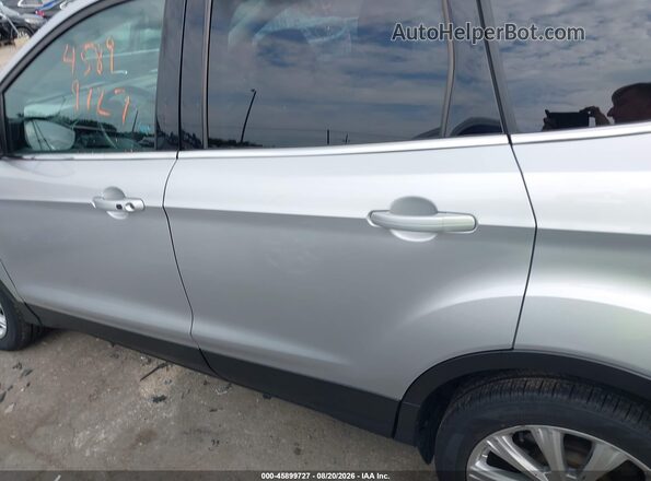 1FMCU0JD8HUD26616 2017 FORD ESCAPE Серебряный Панорамный вид салона 360°