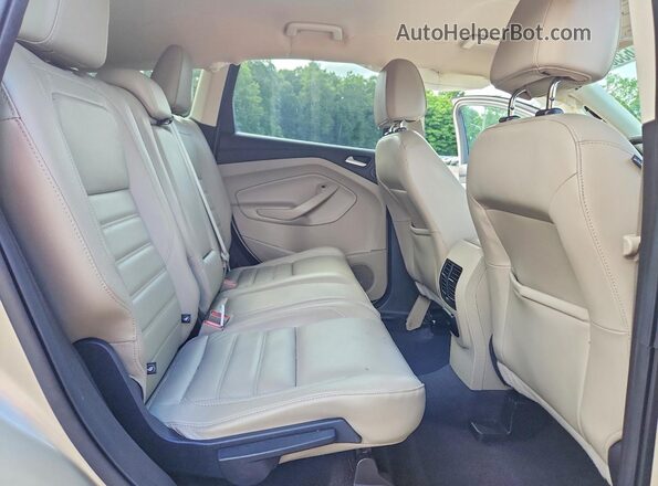 1FMCU0JD9HUD90373 2017 FORD ESCAPE Beige Вид задньої частини салону