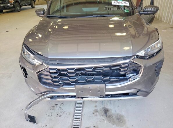 1FMCU0MN4RUB45888 2024 FORD ESCAPE Gray Vista del compartimento del motor