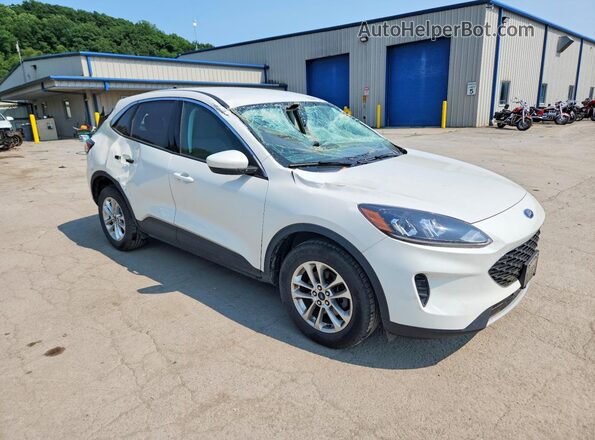 1FMCU9G60MUB29320 2021 FORD ESCAPE Белый Передняя правая четверть