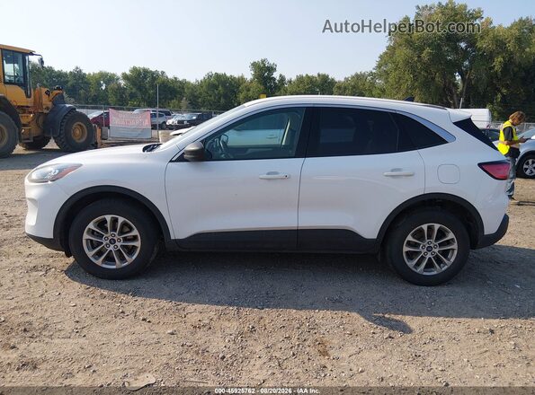 1FMCU9G65NUB13017 2022 FORD ESCAPE White 360 interior view