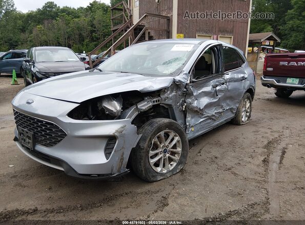 1FMCU9G6XNUB52475 2022 FORD ESCAPE Light Blue Передняя левая четверть