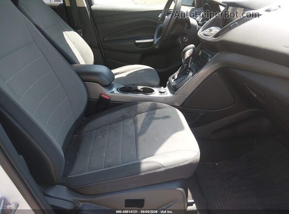 1FMCU9G95GUB61016 2016 FORD ESCAPE White Вид салону спереду