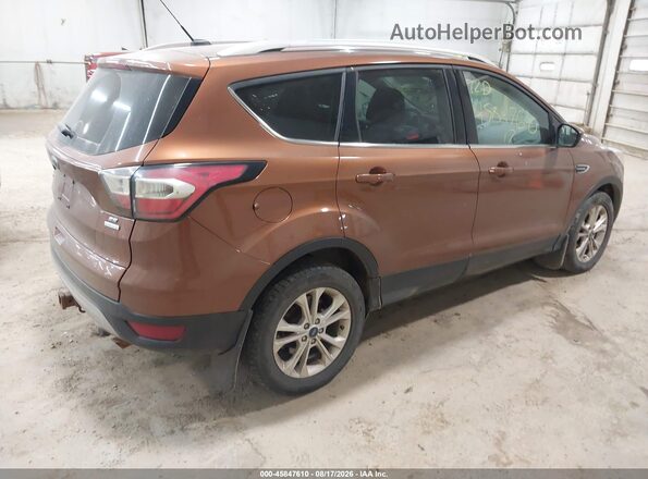 1FMCU9G95HUD07108 2017 FORD ESCAPE Коричневый Задняя правая четверть