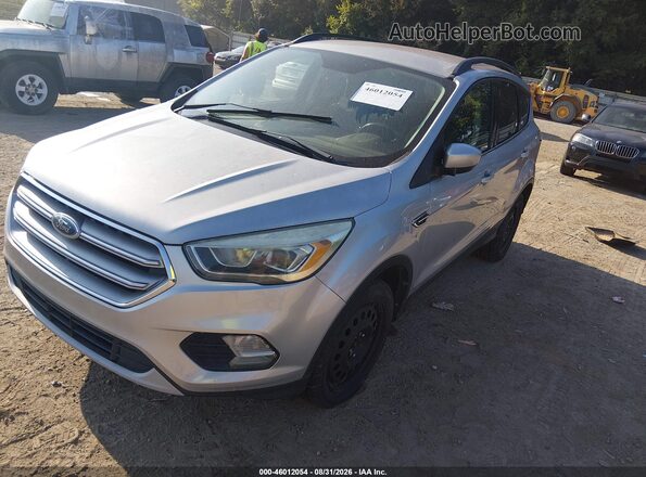 1FMCU9G99HUB27761 2017 FORD ESCAPE Серебряный Вид спереди
