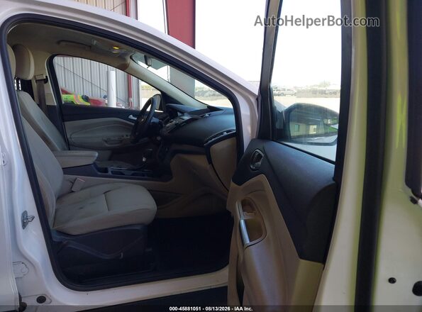 1FMCU9G99HUE97737 2017 FORD ESCAPE White Սալոնի դիմացի տեսք