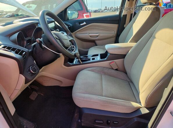 1FMCU9GD0HUB63892 2017 FORD ESCAPE White Widok wnętrza z przodu
