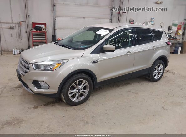 1FMCU9GD0HUD95618 2017 FORD ESCAPE Cream წინა მარცხენა ხედი სამი მეოთხედიდან