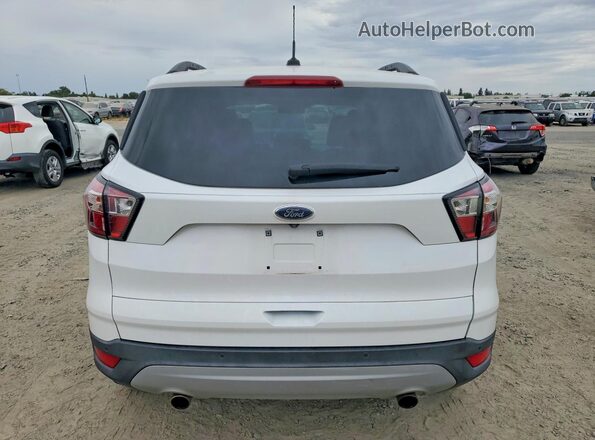 1FMCU9GD0HUE98683 2017 FORD ESCAPE White Вид задньої частини салону