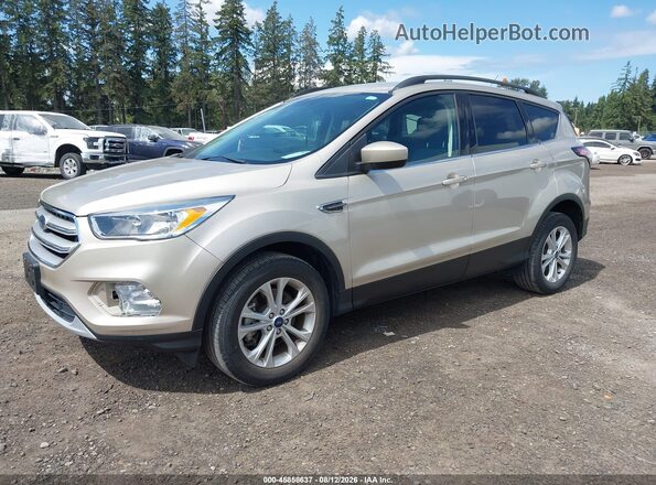 1FMCU9GD0JUD08810 2018 FORD ESCAPE Cream Vista tres cuartos delantera izquierda