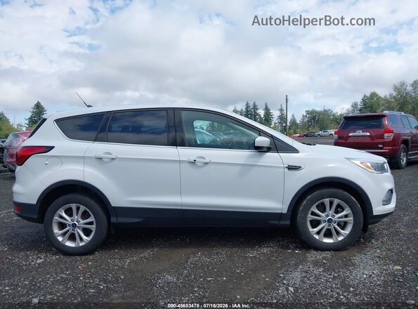 1FMCU9GD0KUA65811 2019 FORD ESCAPE White Widok wnętrza z tyłu