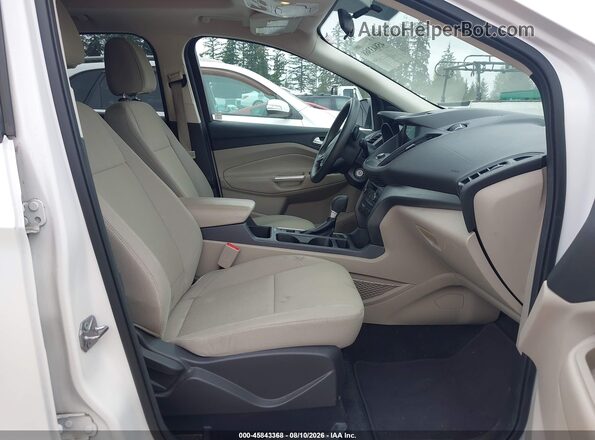 1FMCU9GD1HUA02421 2017 FORD ESCAPE White წინა სალონის ხედი