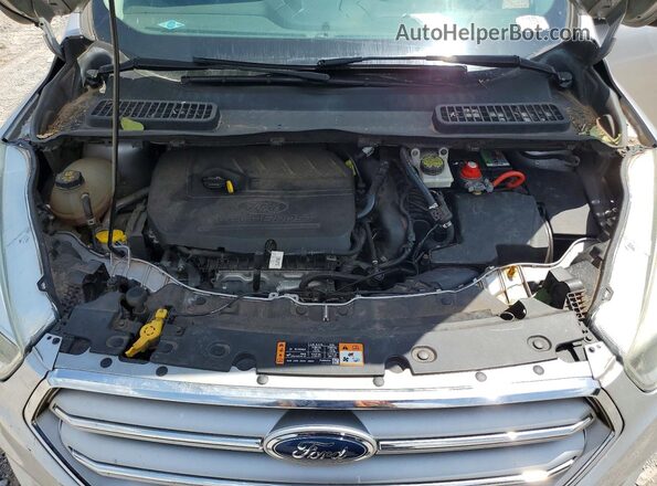 1FMCU9GD1HUB02339 2017 FORD ESCAPE Silver ძრავის განყოფილების ხედი