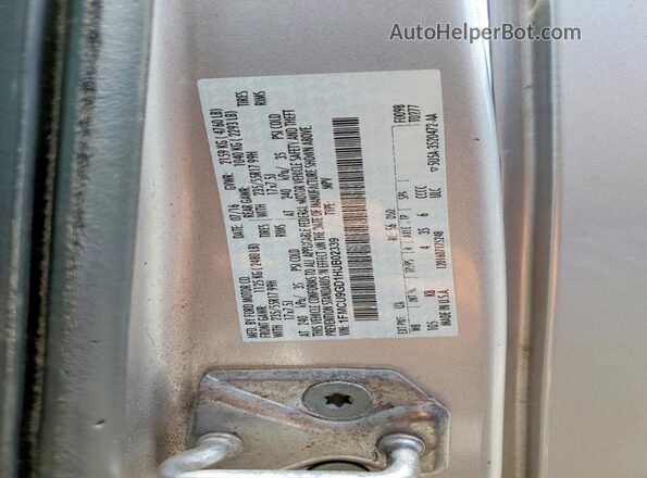 1FMCU9GD1HUB02339 2017 FORD ESCAPE Silver VIN კოდის სტიკერის ხედი
