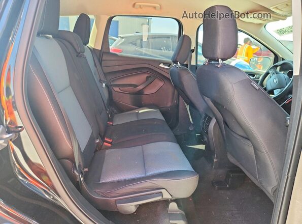 1FMCU9GD1JUC10644 2018 FORD ESCAPE Черный Вид задней части салона