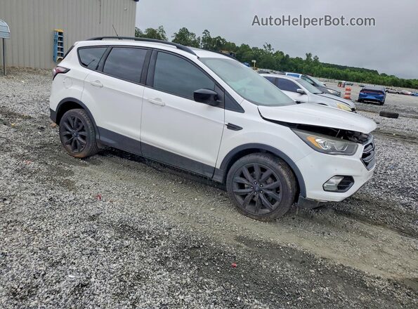 1FMCU9GD1JUC17982 2018 FORD ESCAPE White Front right