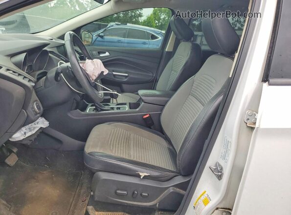 1FMCU9GD1JUC17982 2018 FORD ESCAPE White Front interior view