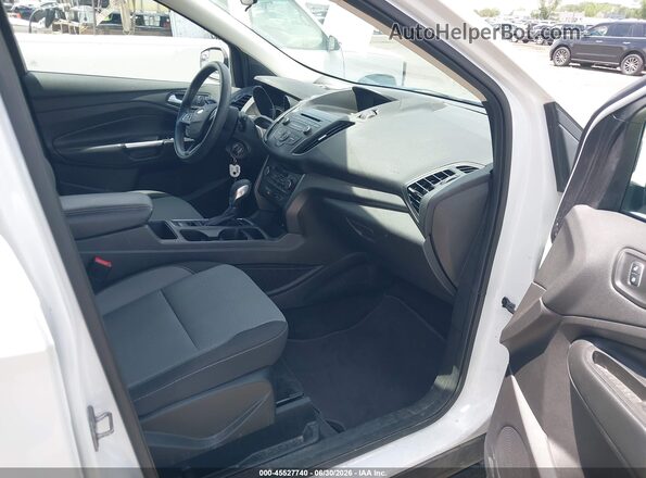 1FMCU9GD1JUD08539 2018 FORD ESCAPE White Front interior view