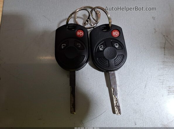 1FMCU9GD1JUD08735 2018 FORD ESCAPE Белый Вид панели приборов