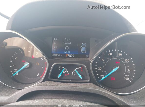 1FMCU9GD1JUD08900 2018 FORD ESCAPE Gold Widok tylnych siedzeń