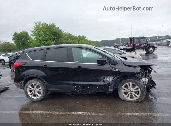 1FMCU9GD1KUB44548 2019 FORD ESCAPE Черный Вид щитка приборов