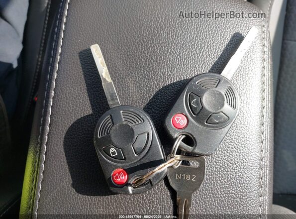 1FMCU9GD2HUA87222 2017 FORD ESCAPE Red Vista del salpicadero