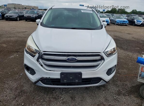 1FMCU9GD2HUB53154 2017 FORD ESCAPE White Widok z przodu