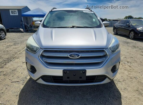 1FMCU9GD2JUA10761 2018 FORD ESCAPE Silver Դիմացի տեսք
