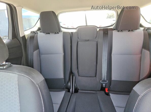1FMCU9GD2JUA10761 2018 FORD ESCAPE Silver Հետևի նստատեղերի տեսք