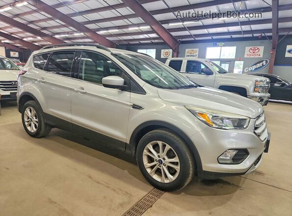 1FMCU9GD2JUA75321 2018 FORD ESCAPE Silver Delantero derecho
