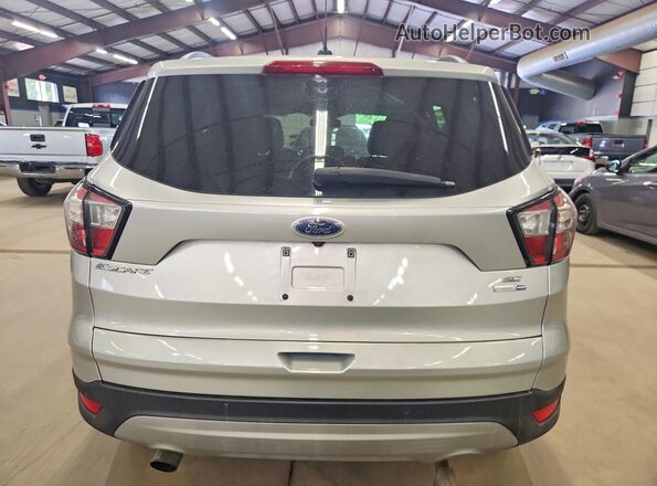 1FMCU9GD2JUA75321 2018 FORD ESCAPE Silver Vista trasera