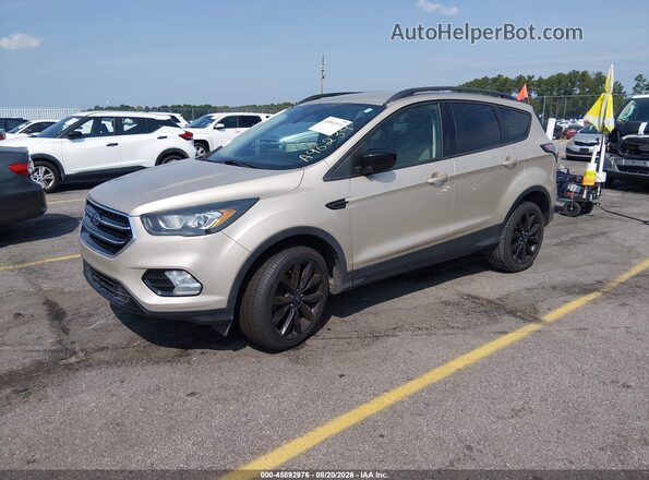 1FMCU9GD2JUA96234 2018 FORD ESCAPE Gold Vista tres cuartos delantera izquierda