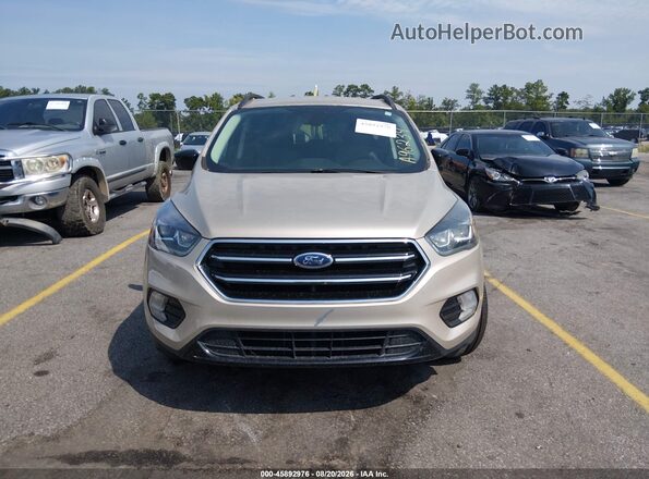 1FMCU9GD2JUA96234 2018 FORD ESCAPE Gold Vista del cuadro de instrumentos