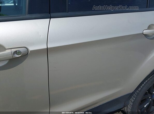 1FMCU9GD2JUA96234 2018 FORD ESCAPE Gold Vista frontal