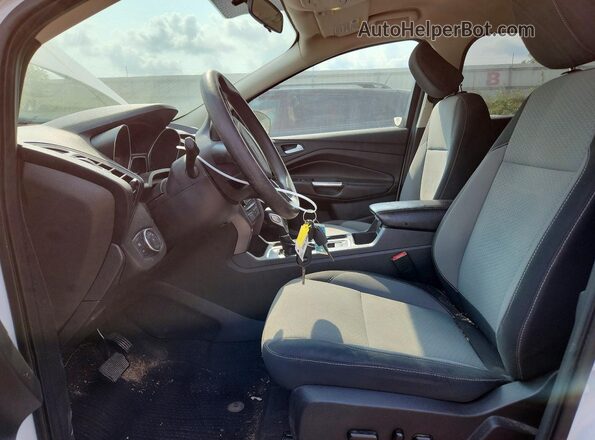 1FMCU9GD2JUB23867 2018 FORD ESCAPE White Front interior view