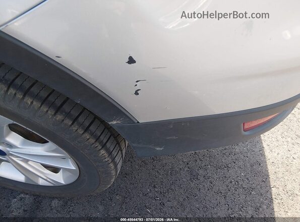 1FMCU9GD2JUD08596 2018 FORD ESCAPE Silver Widok z przodu