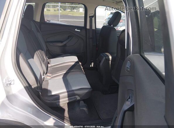 1FMCU9GD2JUD08596 2018 FORD ESCAPE Silver Widok naklejki z numerem VIN