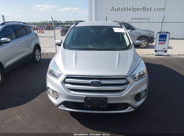 1FMCU9GD2JUD08596 2018 FORD ESCAPE Silver Widok zestawu wskaźników