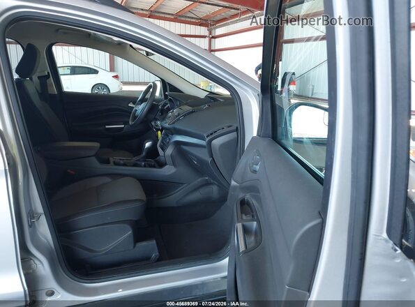 1FMCU9GD2JUD08663 2018 FORD ESCAPE Silver Вид салону спереду