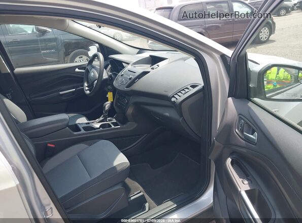 1FMCU9GD2JUD08825 2018 FORD ESCAPE Silver წინა სალონის ხედი