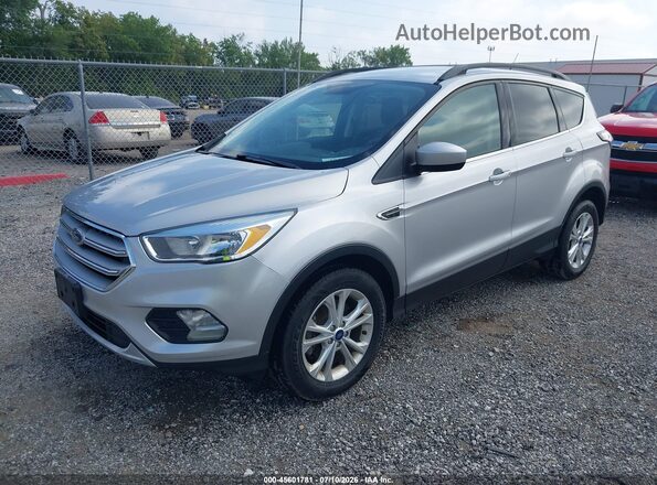 1FMCU9GD2JUD08825 2018 FORD ESCAPE Silver წინა მარცხენა ხედი სამი მეოთხედიდან