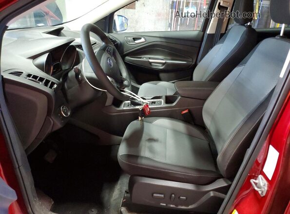 1FMCU9GD2JUD16634 2018 FORD ESCAPE Темно-бордовый Вид салона спереди