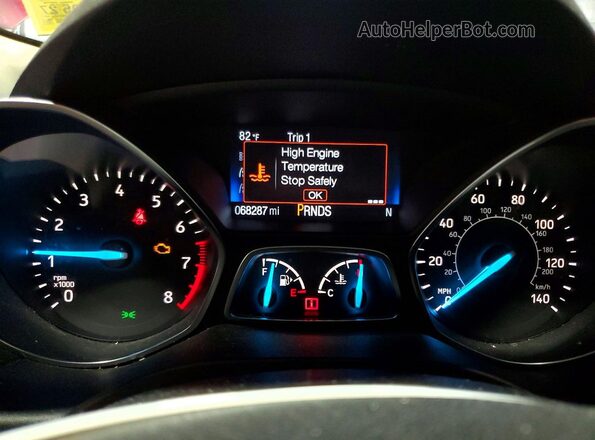 1FMCU9GD2JUD16634 2018 FORD ESCAPE Темно-бордовый Вид щитка приборов