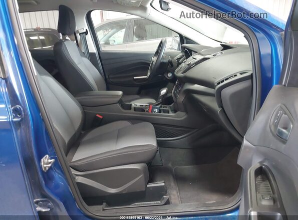 1FMCU9GD2JUD31182 2018 FORD ESCAPE Blue Вид салону спереду