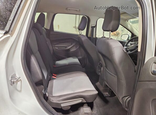1FMCU9GD2KUB10358 2019 FORD ESCAPE White Widok wnętrza z tyłu